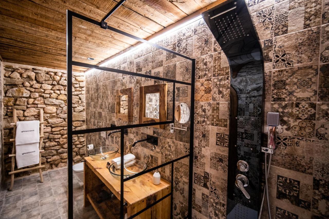 Hotel Somnifabrik วาลเดร์โรเบรส ภายนอก รูปภาพ