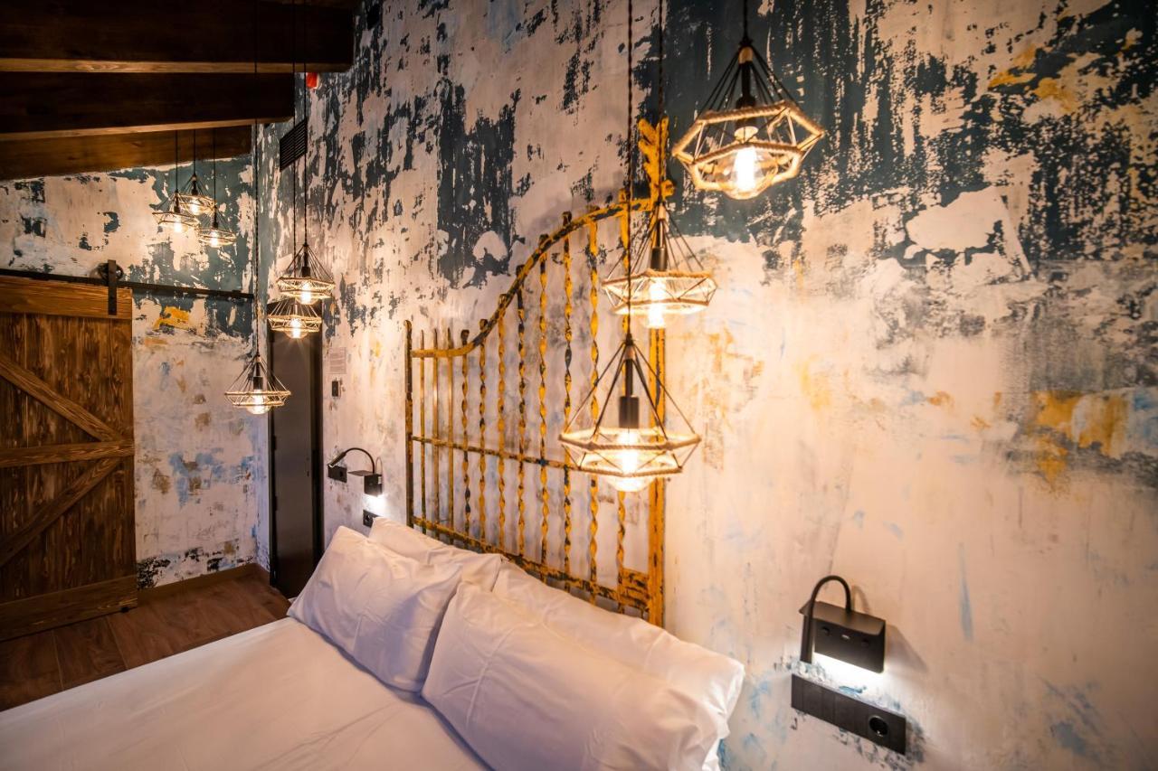 Hotel Somnifabrik วาลเดร์โรเบรส ภายนอก รูปภาพ