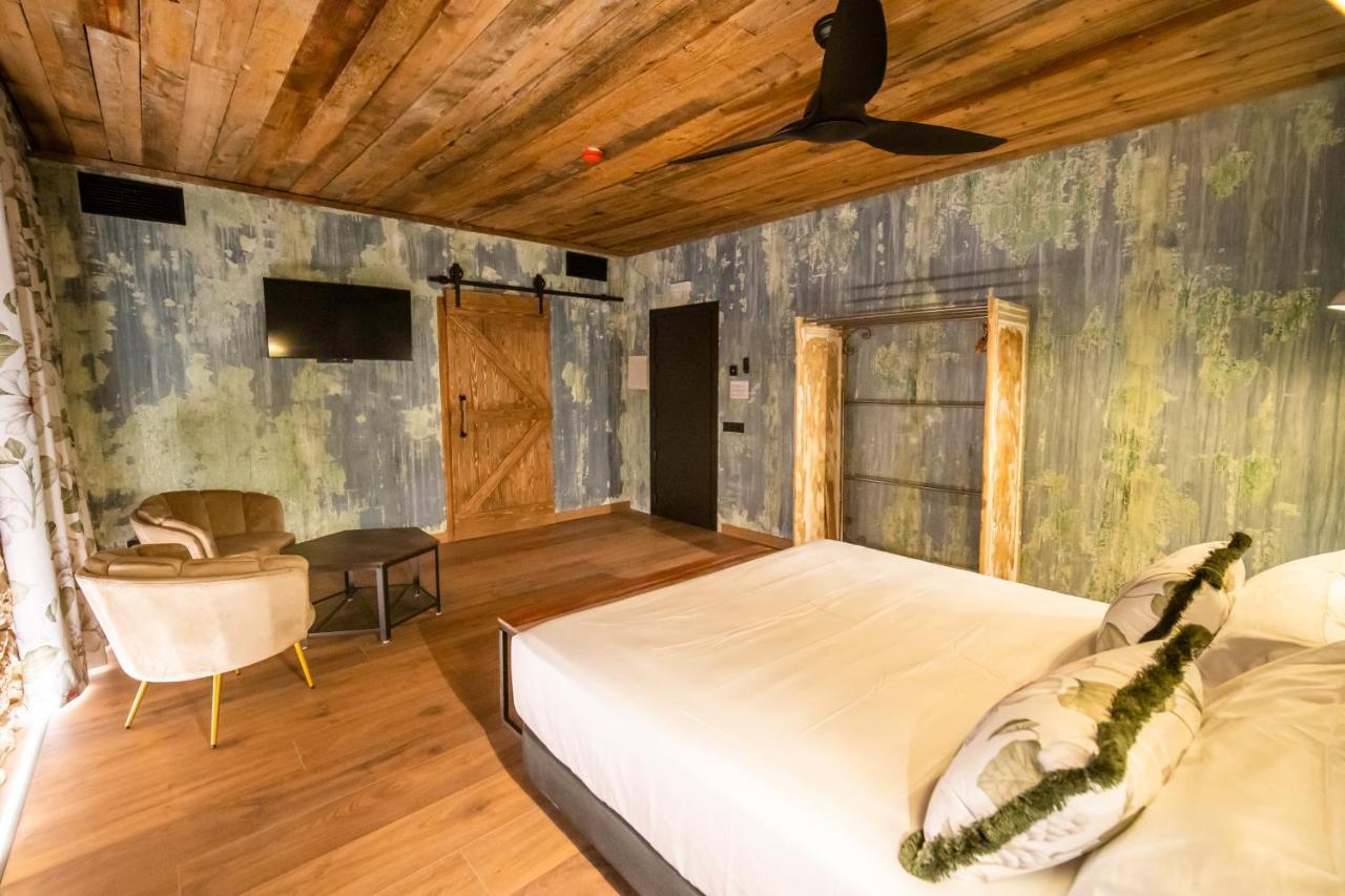 Hotel Somnifabrik วาลเดร์โรเบรส ภายนอก รูปภาพ