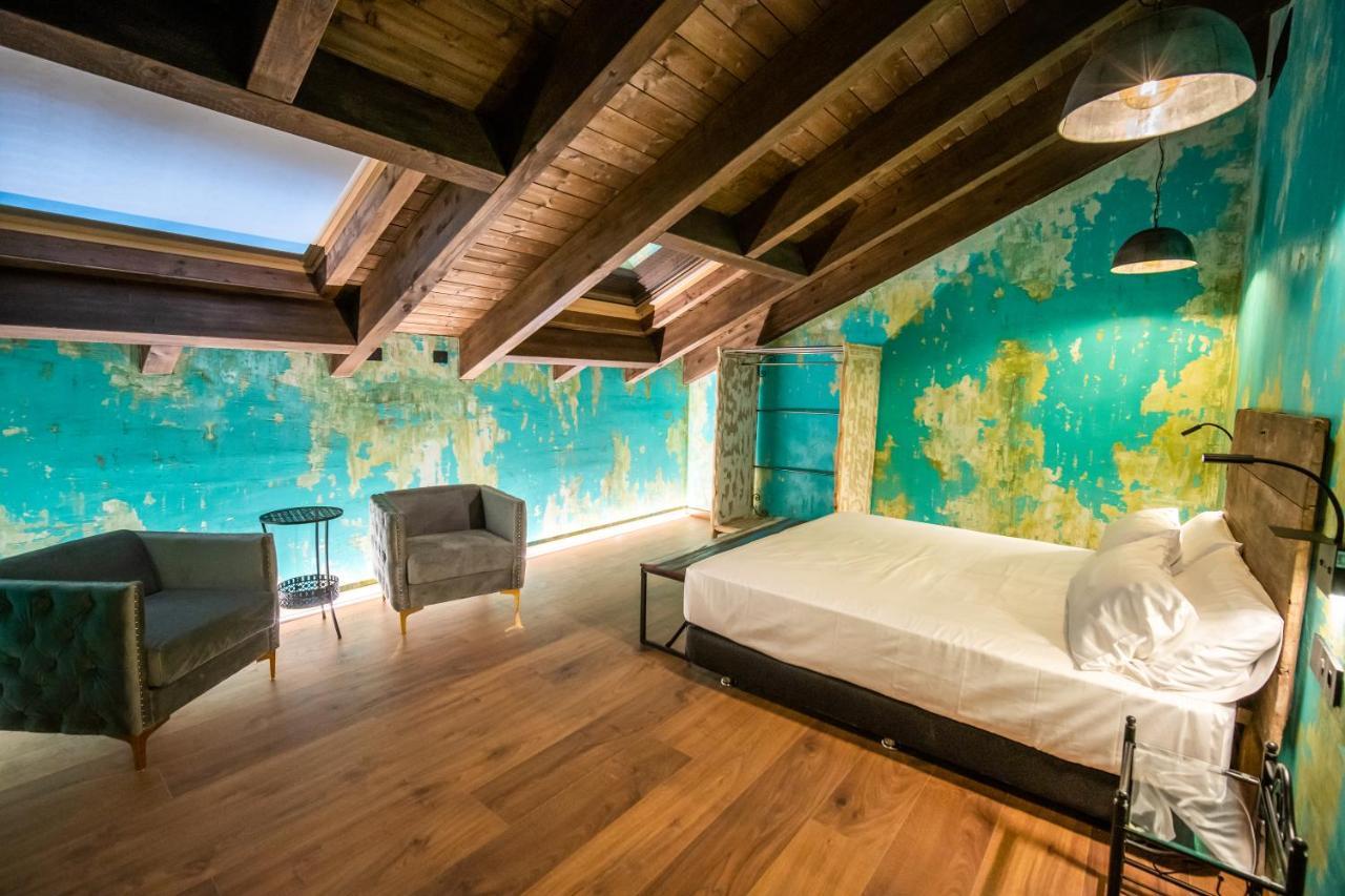 Hotel Somnifabrik วาลเดร์โรเบรส ภายนอก รูปภาพ
