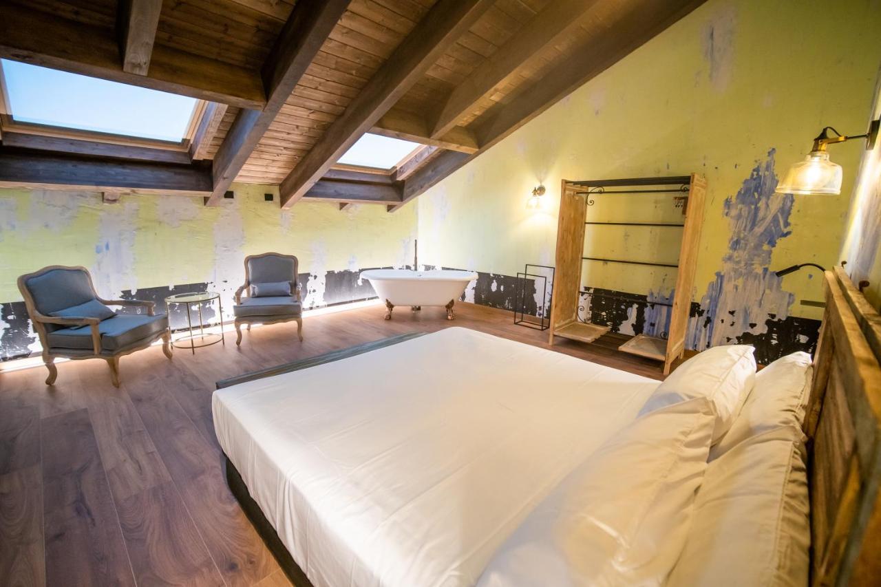 Hotel Somnifabrik วาลเดร์โรเบรส ภายนอก รูปภาพ