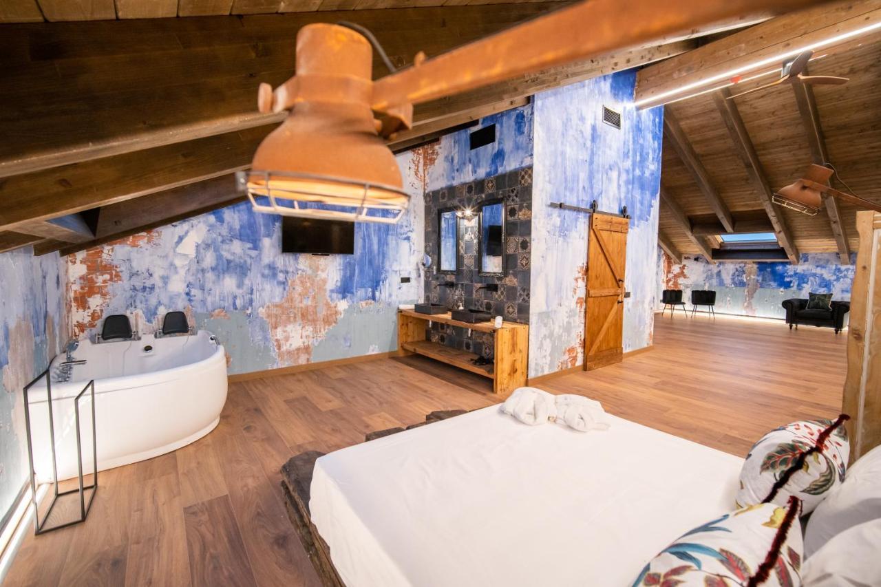 Hotel Somnifabrik วาลเดร์โรเบรส ภายนอก รูปภาพ