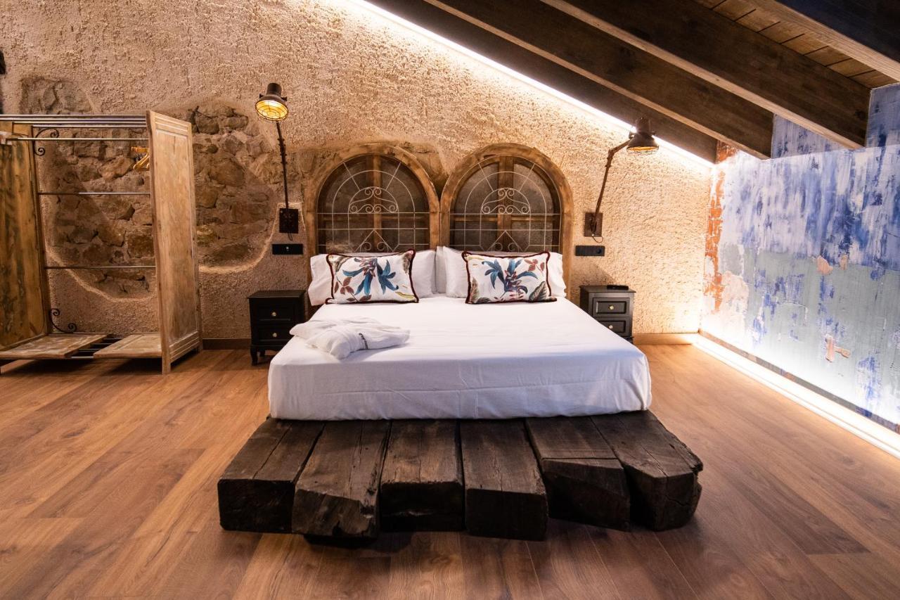 Hotel Somnifabrik วาลเดร์โรเบรส ภายนอก รูปภาพ